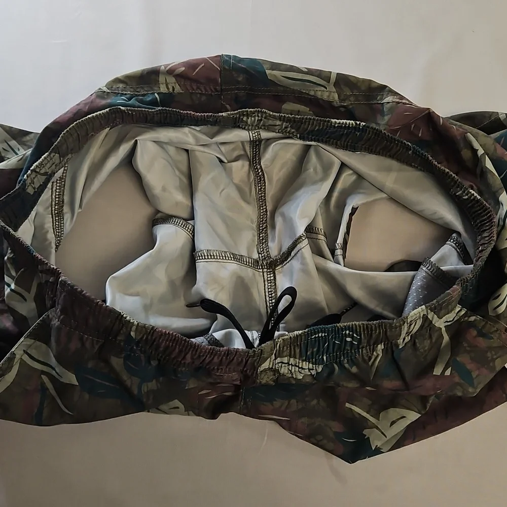 KAVU Tropic Frauns Sound Short, Size Medium, NWT